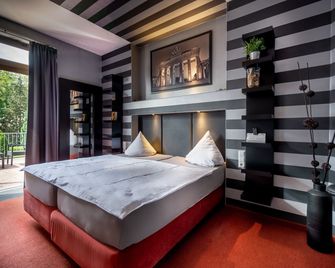Sl'otel Das Stadthotel - Bernburg - Schlafzimmer