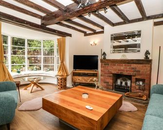 Eleri Cottage - Malvern - Living room
