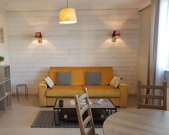 Gîte overlooking the port and cliffs, 100m from the sea - Fécamp - Wohnzimmer