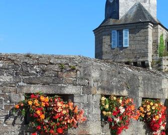 Brit Hotel Des Halles - Concarneau - Gebäude