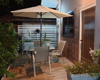 Baan Mhor Biw - Chiang Khan - Patio