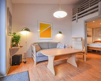 Nice Apartment In Knebel With 2 Bedrooms, Wifi And Outdoor Swimming Pool - Knebel - Sala de estar