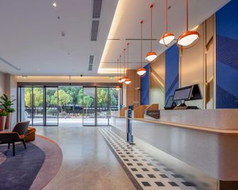 Holiday Inn Express Shanghai Hongqiao Linkong By IHG - Shanghai - Lobby