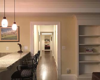 English Basement Apartment W/Private Entrance - Potomac