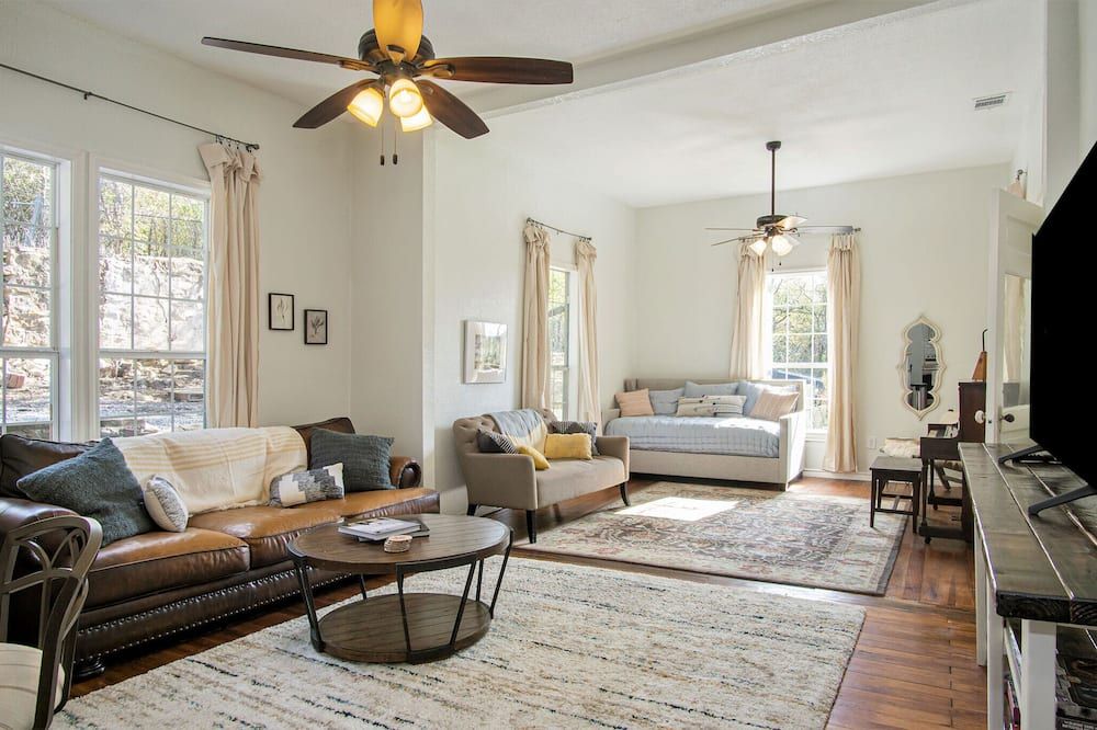 Charming home, downtown Mineral Wells - Mineral Wells - Huiskamer