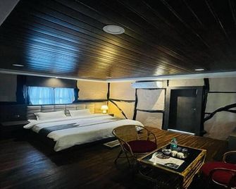 Daosri The Inn - Kumguri - Bedroom