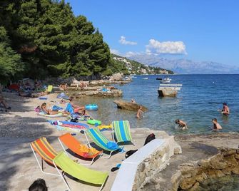 Apartments with parking space Stanici, Omis - 2818 - Omiš