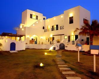 Greek Frontier Villa - Magong City - Byggnad