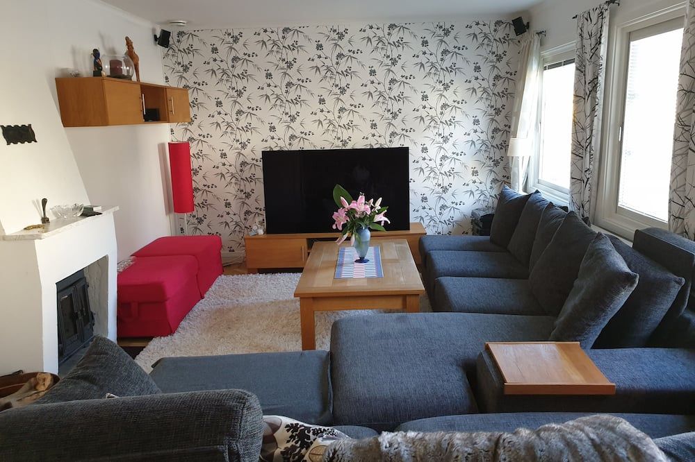 Modern Villa With Lovely Garden Near T Bana And Stockholm City - ستوكهولم - غرفة معيشة