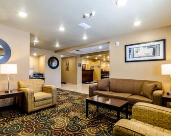 Cobblestone Inn & Suites Cambridge - Cambridge - Lobby
