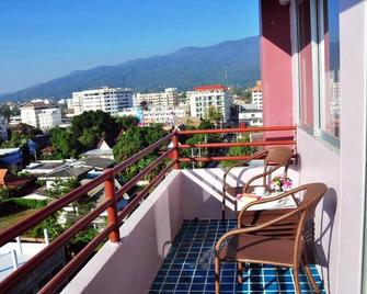 Mayflower Grande Hotel Chiang Mai - Chiang Mai - Balcony