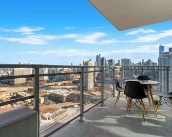 K2 Sky High Apartments with Stunning Chicago Views in West Loop - Chicago - Balcony
