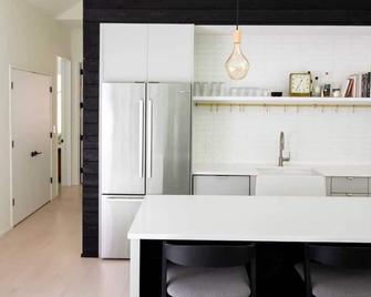 Bluestone Cove - Modern Escape in the Woods - Olivebridge - Dining room