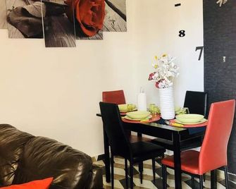 Van Guesthouse - Apartment - Cotonou - Yemek odası