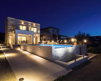 Amfitriti Villa - Kissamos - Piscina