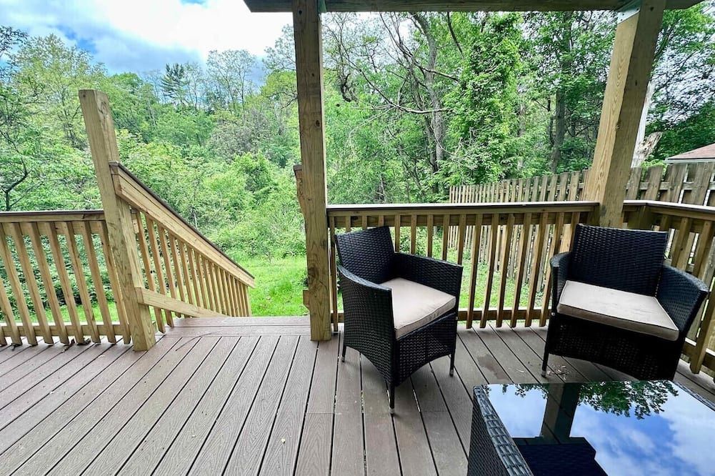 Prime location 3 bed 1.5 bath - South Heights - מרפסת