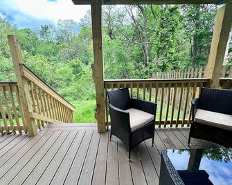 Prime location 3 bed 1.5 bath - South Heights - Balcony