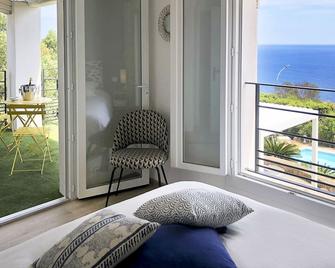 Bleu Comme Toit 3425 - Les Issambres - Balcon