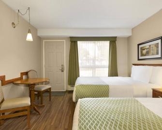 Colonial Square Inn and Suites - Saskatoon - Kamar Tidur