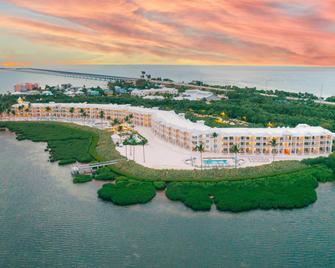 Isla Bella Beach Resort - Marathon - Building