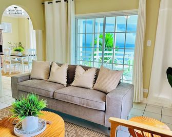Falcon Islandview - Airport Pickup Available - 24security - Montego Bay - Living room