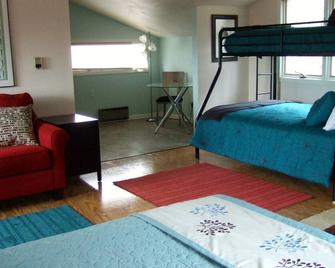 Loya's Little House Bed & Breakfast - Ames - Habitación