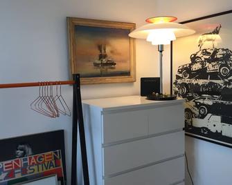 Chr. Harbor - Right On The Canal, 2 Bedroom Apartment Perfect For A Couple - Copenhagen - Front desk