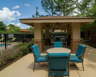 Staybridge Suites Memphis-Poplar Ave East By IHG - Memphis - Patio