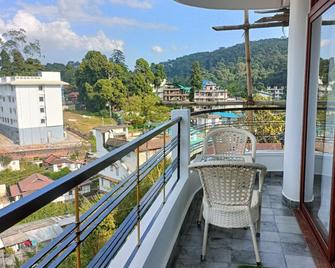 A la Maison - Shillong - Balcony