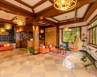 Zostel Munnar - Munnar - Lobby