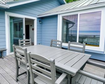 Seiku Vacation Rental w/ Deck & Ocean Views - Sekiu - Balcón