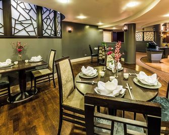 Crowne Plaza Liverpool John Lennon Airport By IHG - Liverpool - Restaurant