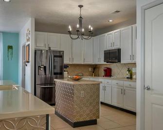 Desert Vibes! - Cozy room for Balloon fiesta! - ריו ראנצ'ו - מטבח