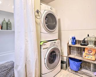 Idyllic Española Casita w/ Charcoal Grill - Española - Lavandería