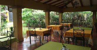 Trapp Family Country Inn - Alajuela - Restaurante