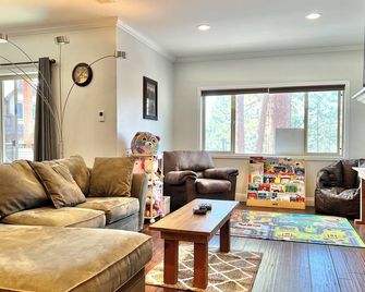 3987 - Upscale Townhouse Walk to Heavenly, Casino and Beach - South Lake Tahoe - Sala de estar