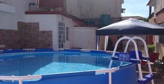 Hostal Hakal - Havana - Pool
