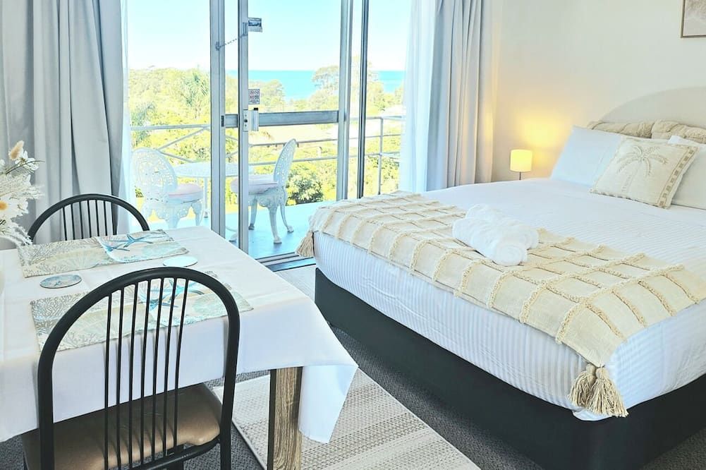 Mollymook Ocean View Motel - Welcoming Guests 18 Years and Older - Ulladulla