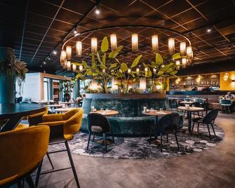 Flonk Hotel Groningen Zuid, BW Signature Collection - חרונינגן - בר