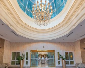 Al Sadd Suites Hotel - Doha - Lobby