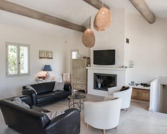 A corner of Paradise in the Luberon - Joucas - Вітальня