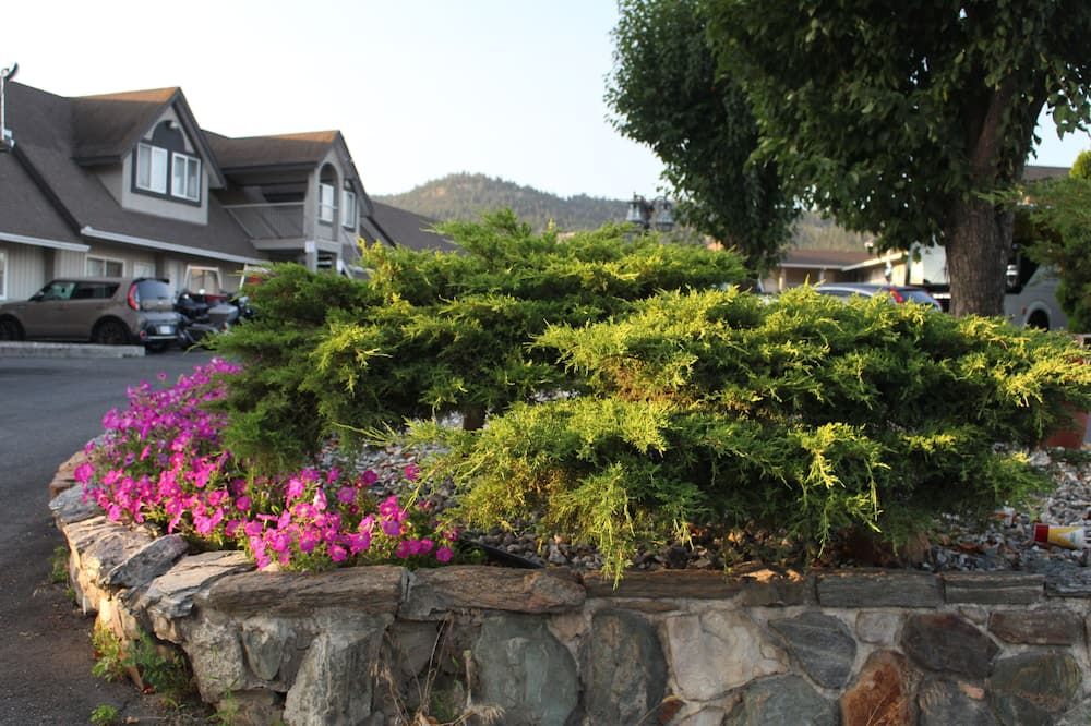 Best Budget Inn & Suites Kamloops - Kamloops - Pemandangan luar