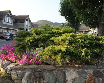 Best Budget Inn & Suites Kamloops - Kamloops - Außenansicht