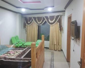 Zujaja Guest House - Bhurban - Camera da letto