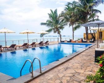 Golden Tulip Zanzibar Resort - Zanzibar - Pool