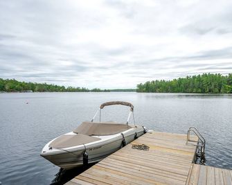 Lakeview Luxury -- Stoney Lake - Woodview