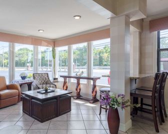 Knights Inn North Attleboro - North Attleboro - Sala de estar