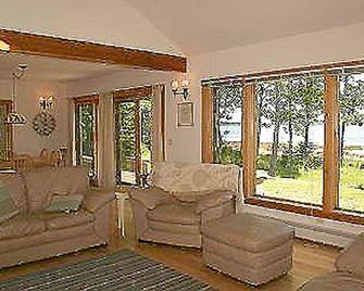 Eggemoggin Reach Oceanfront Contemporary Home With Mooring - Deer Isle - Sala de estar