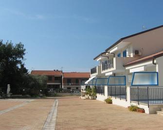 Residenza Le Spiagge - Sperlonga - Budynek