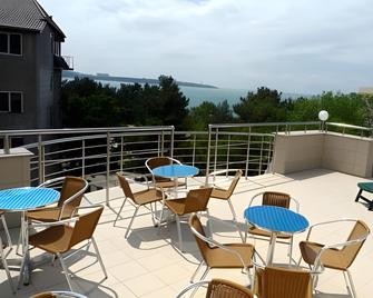 Hotel Fregat - ג'לנדז'יק - מרפסת